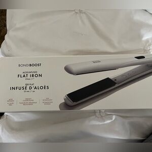 🌸Brand New Bondi Boost Hair Straightener 🌸